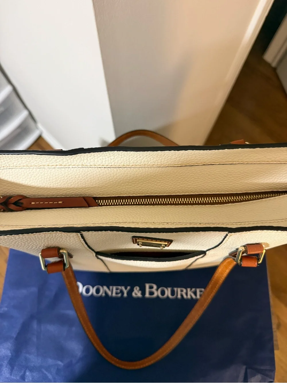 NWOT Dooney & Bourke Cream Pebbled Leather Lexington Tote